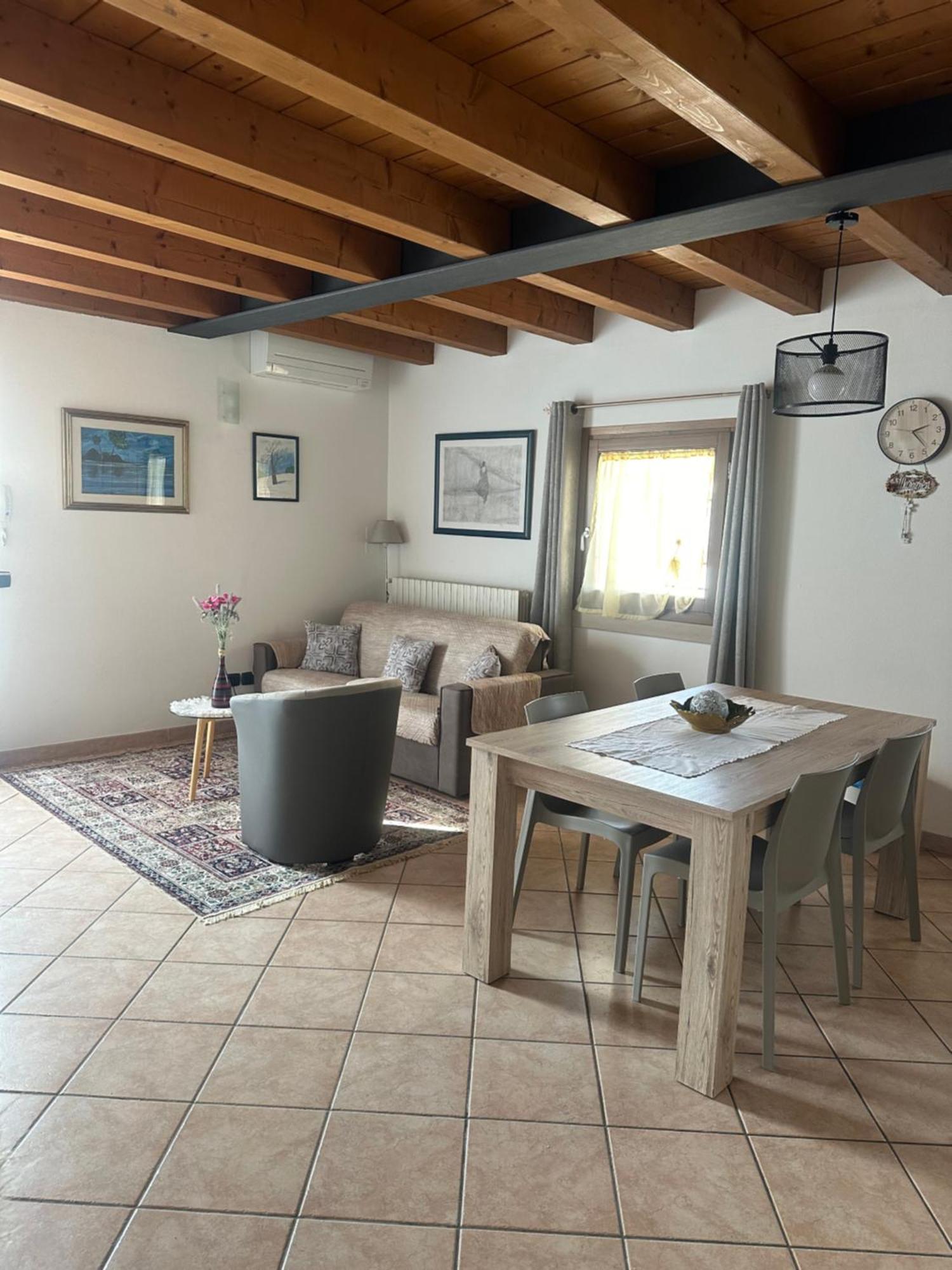 Ely Hause Apartment Calmasino Ngoại thất bức ảnh