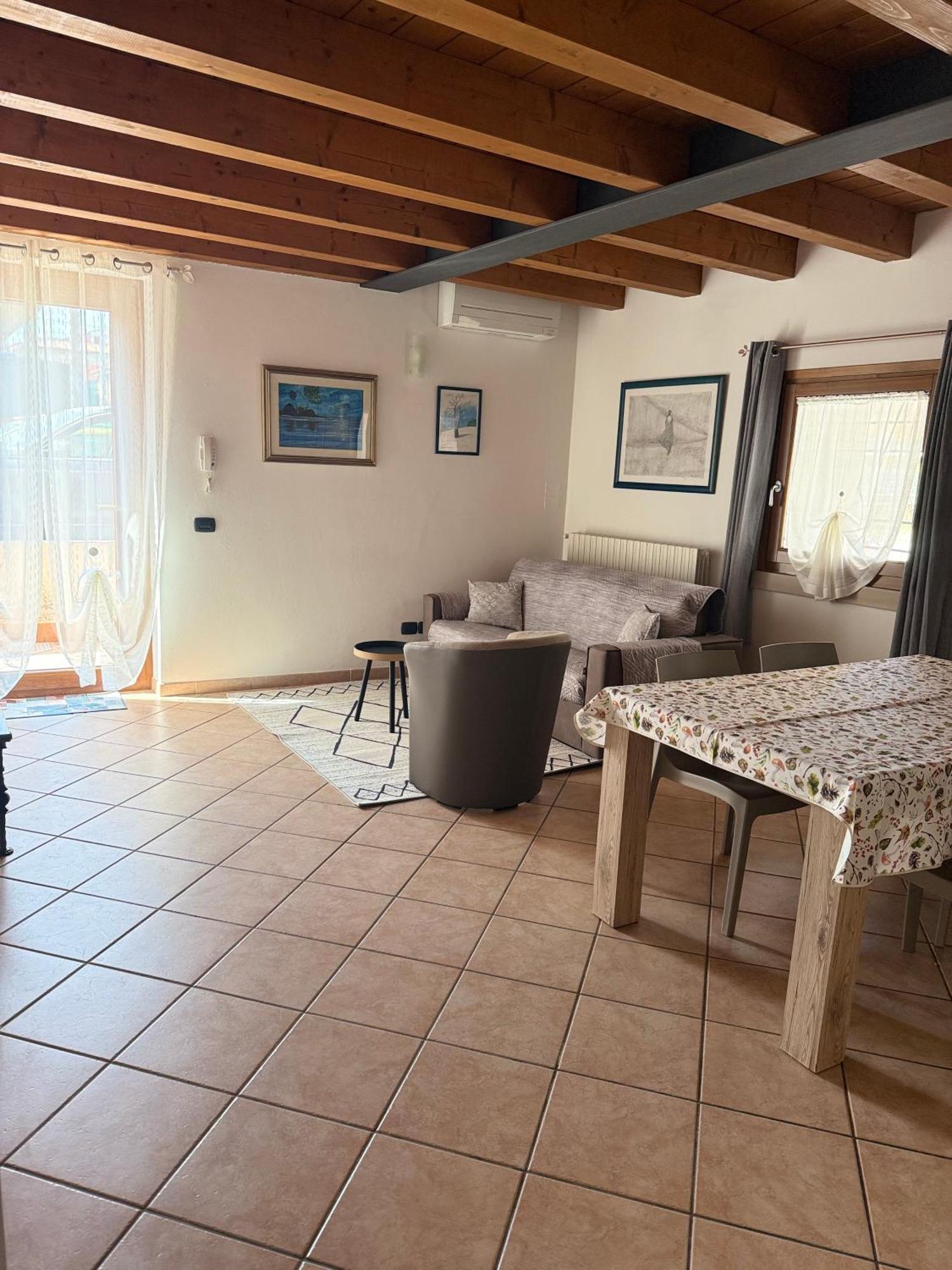 Ely Hause Apartment Calmasino Ngoại thất bức ảnh